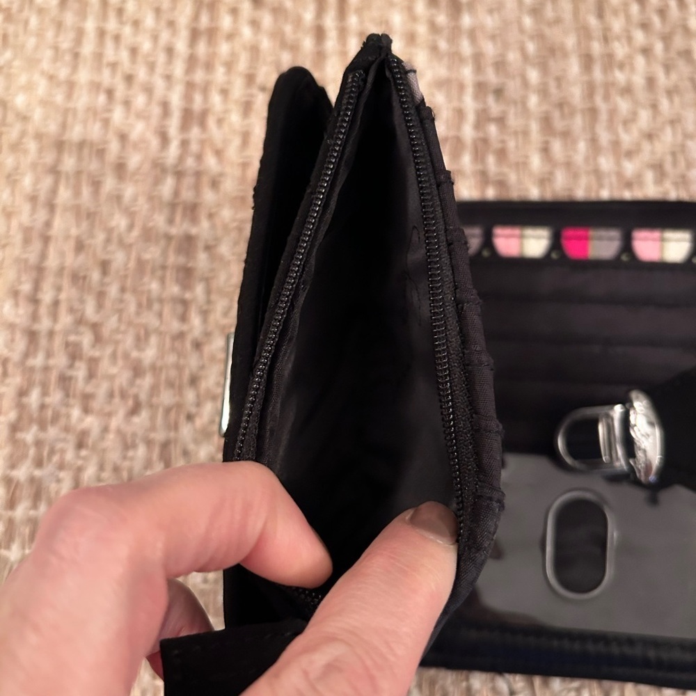 Vera Bradley Pushlock Wallet Bifold Wallet in Classic Quilted Black Zip Pocket - Picture 7 of 9